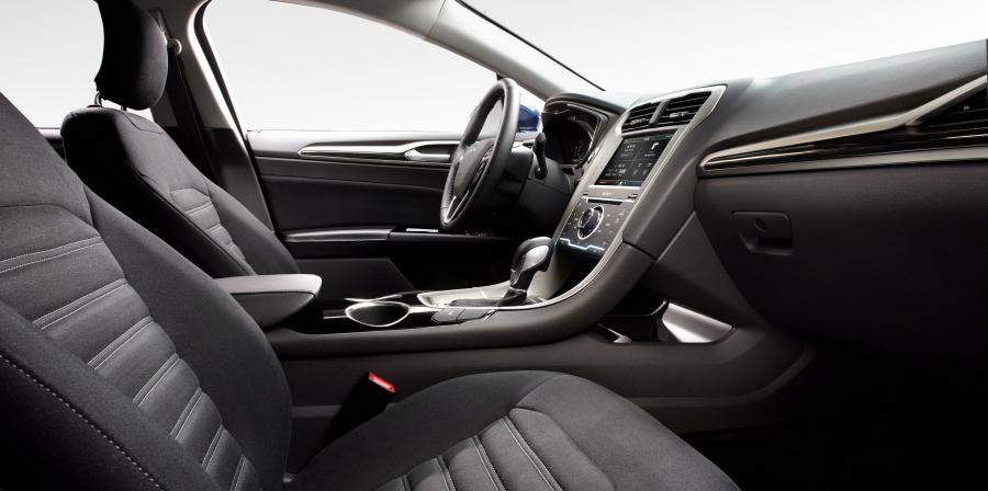  Ford Fusion Hybrid 2012 года  (фото 13 из 29)